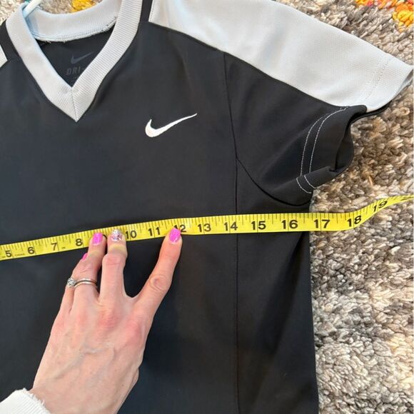 Nike Dri-Fit short sleeve v-neck athletic top - Picture 4 of 9